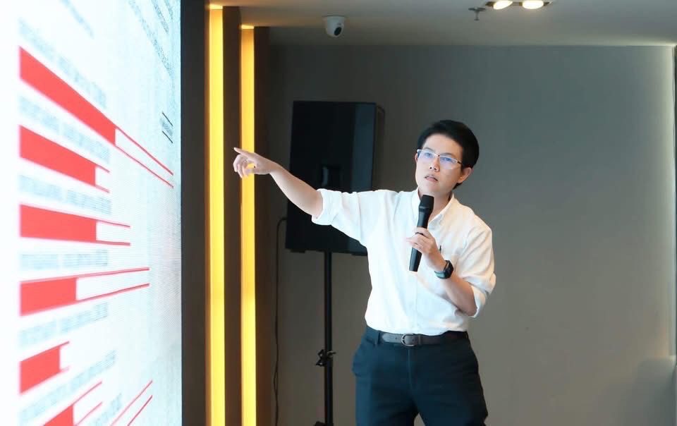 chanikan kanchanasalee upmoneyday data journalism
